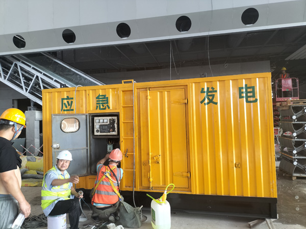 保康怎样判断空气滤清器是否需要更换？